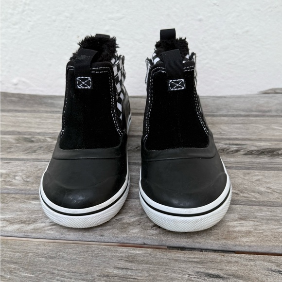 Vans Kids Black and White Checkered Waterproof Boots - Picture 5 of 15